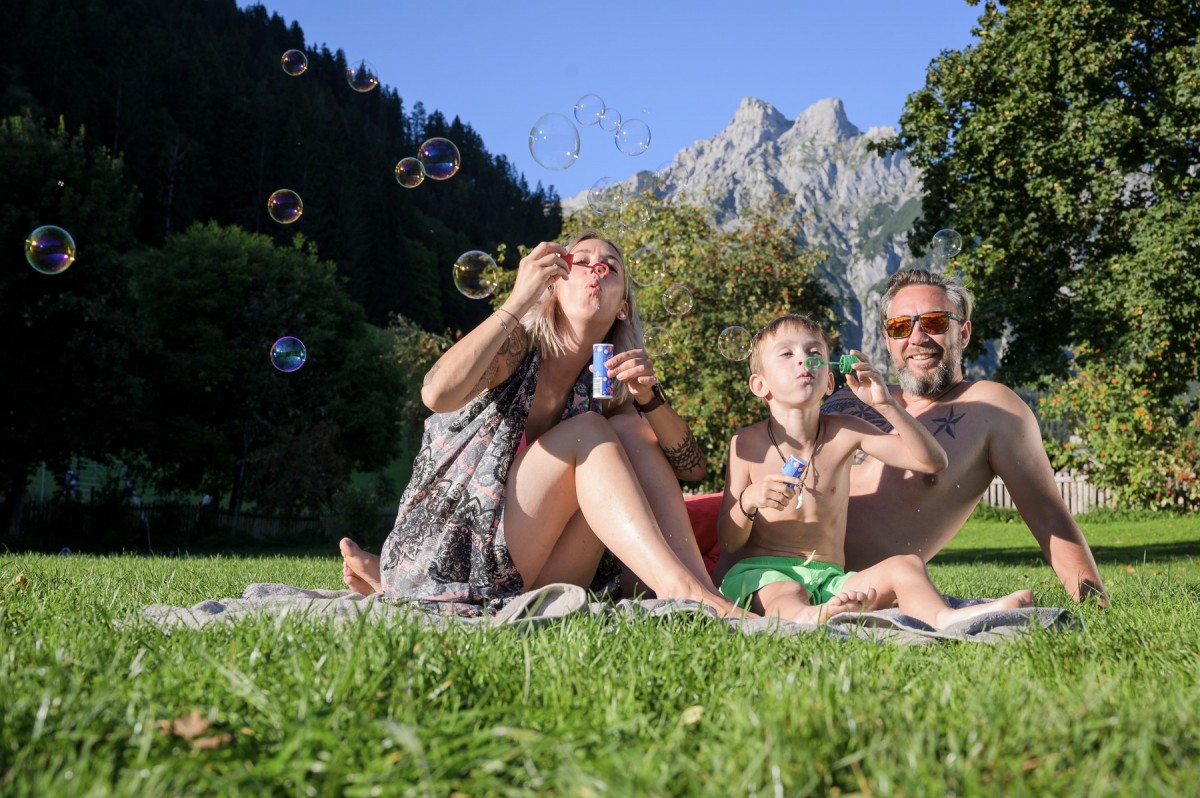 Baden Im Freischwimmbad Oder Naturbadesee Tourismusverband Pfarrwerfen